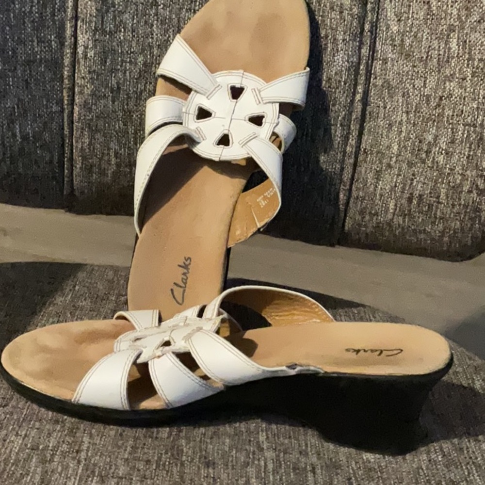 Clarks Women's White leather upper Sandals
